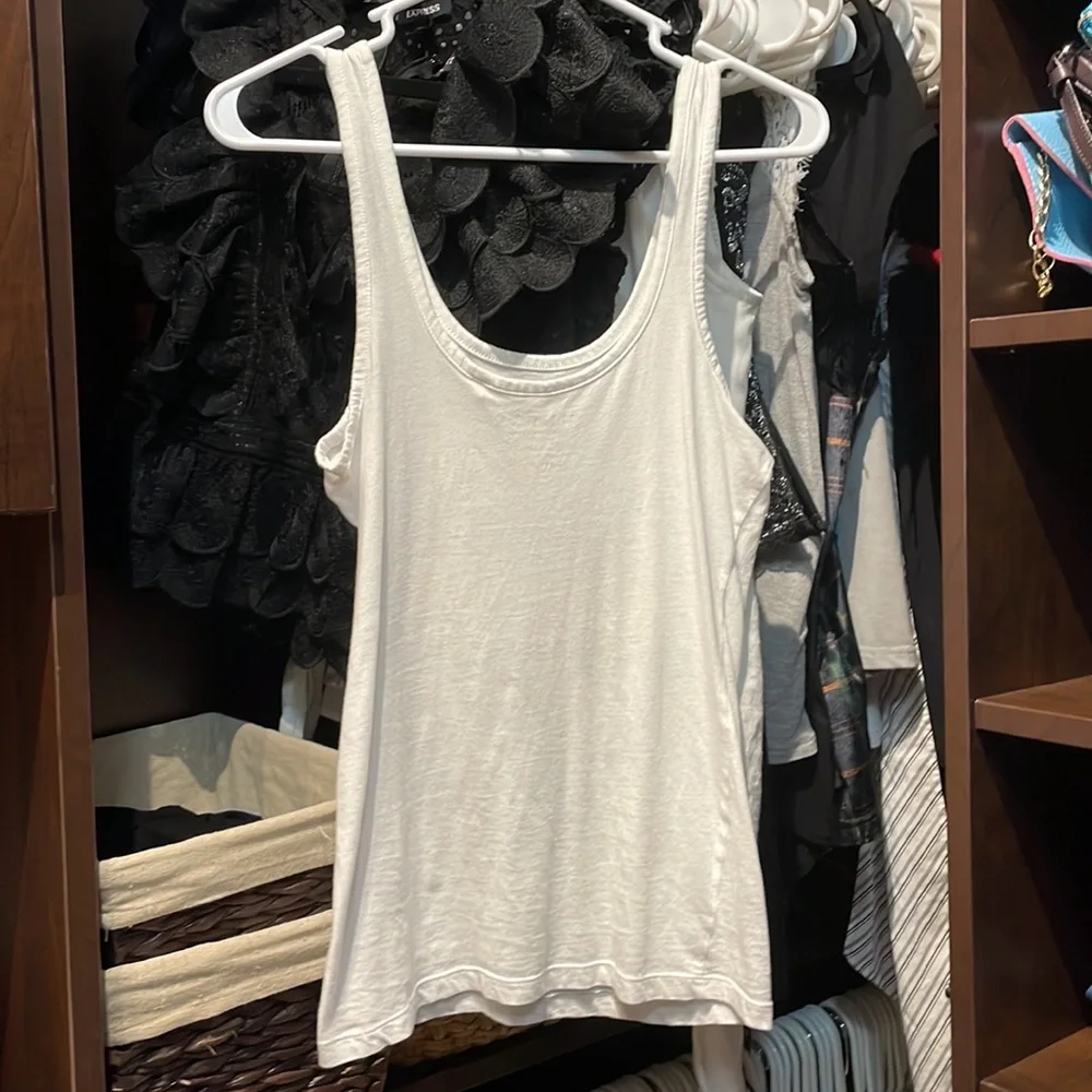 GUESS sequin logo tank top - Picture 3 of 4